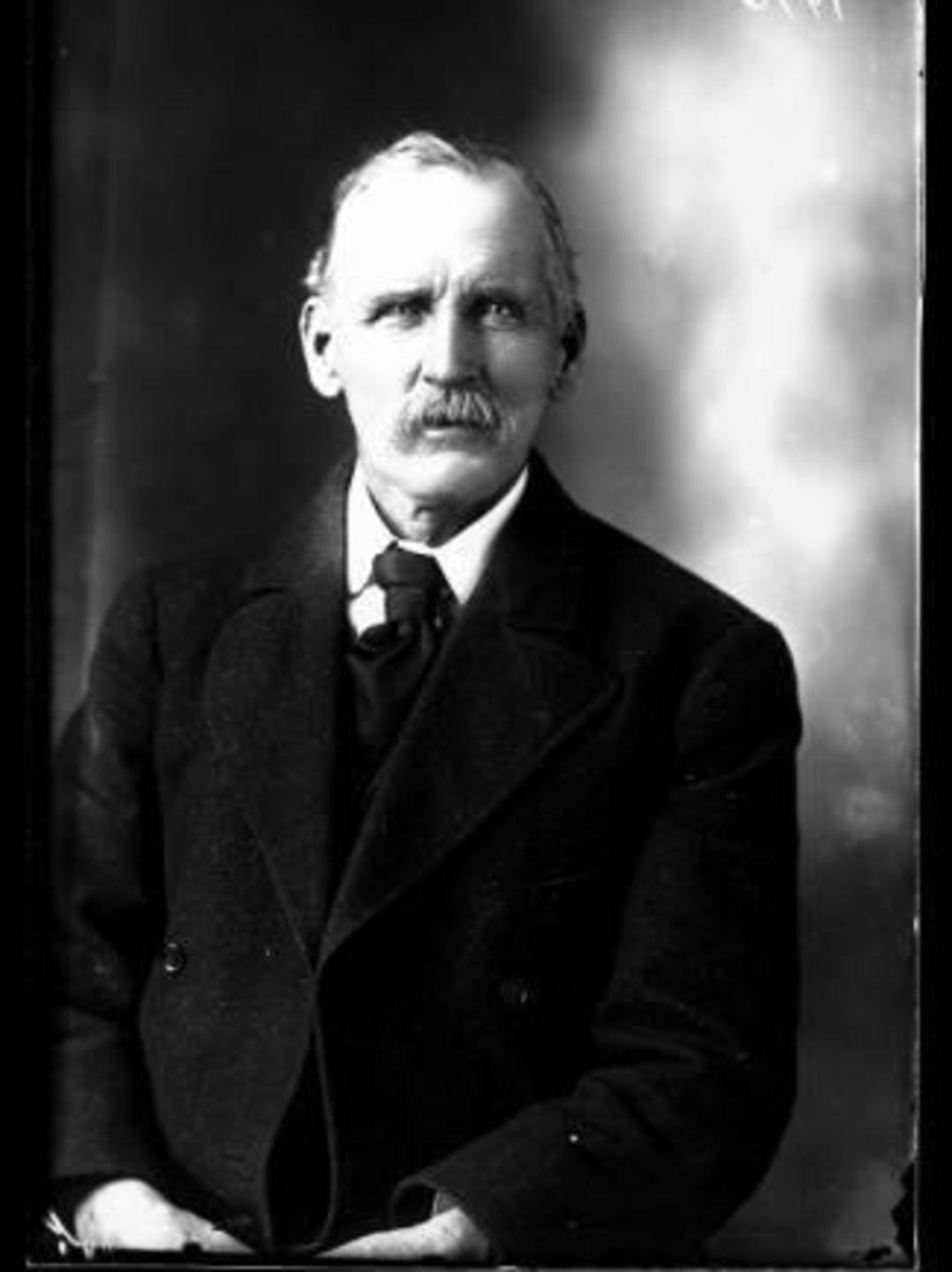 Thomas Mendenhall Jr. (1844 - 1909) Profile